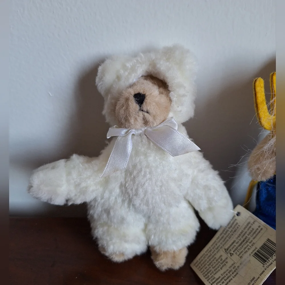 Collectible teddy bears from the Ganz brand, specifically from the Wee Bear Vill